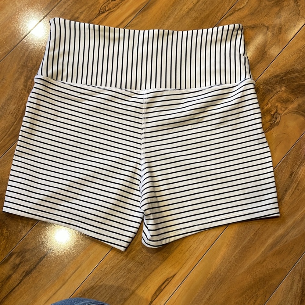 Size large Crossover athletic works striped shorts - Picture 2 of 6